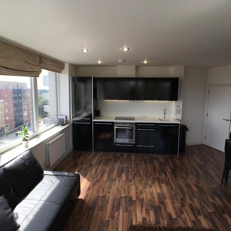 Luxury 2 Bed Penthouse Apartment Near Station Londra Dış mekan fotoğraf