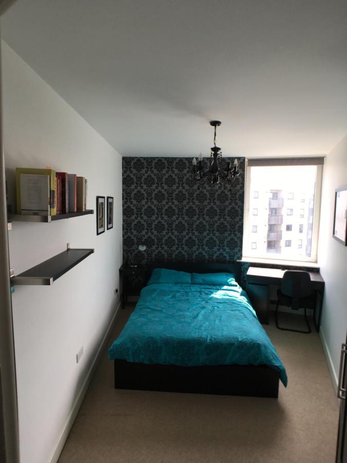 Luxury 2 Bed Penthouse Apartment Near Station Londra Dış mekan fotoğraf